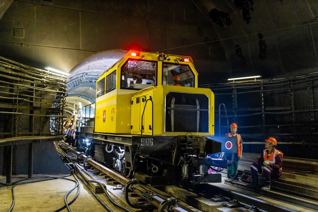 Петербургский метрополитен закупит пять мотовозов за 238 млн