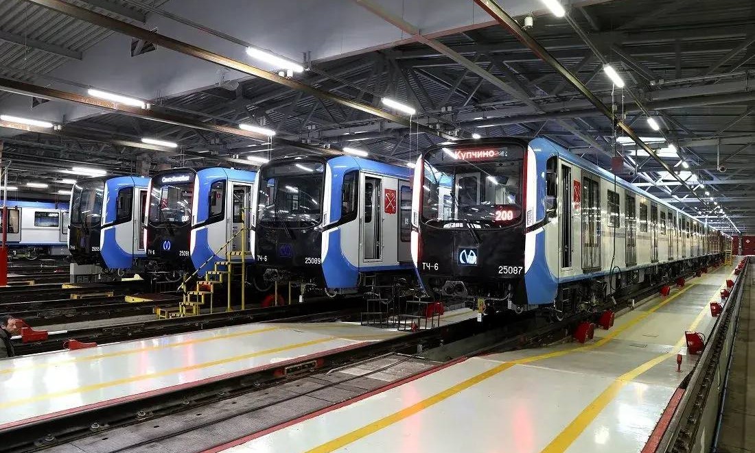 «Балтиец-2» запустили на синей линии в Санкт-Петербурге