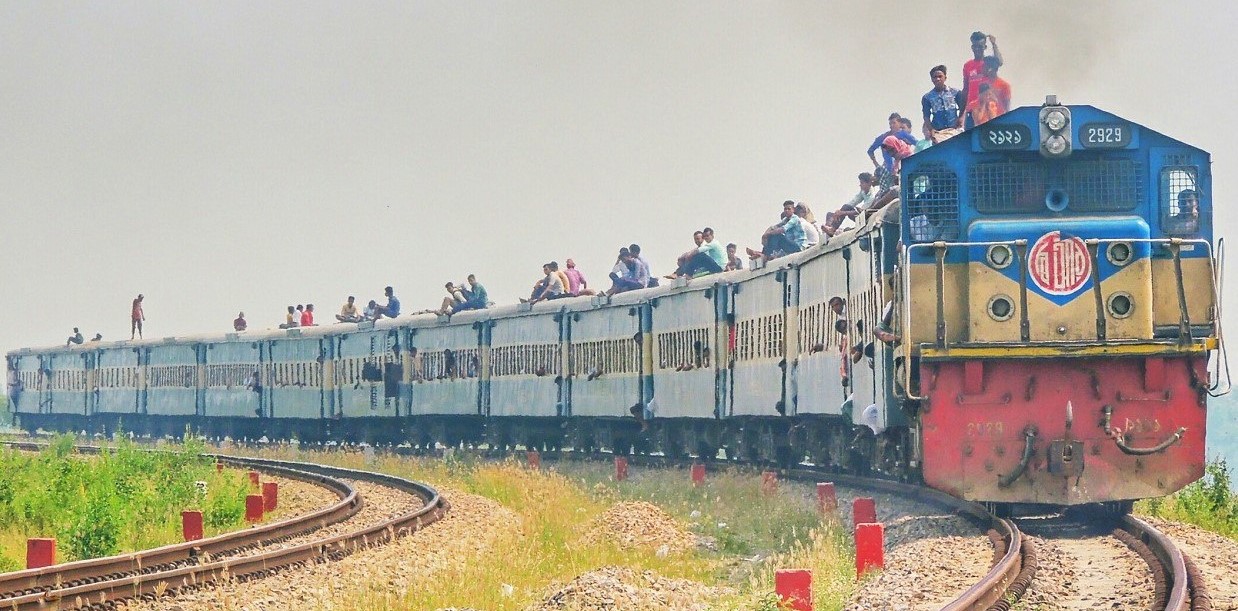 Бангладеш нужно 300 локомотивов