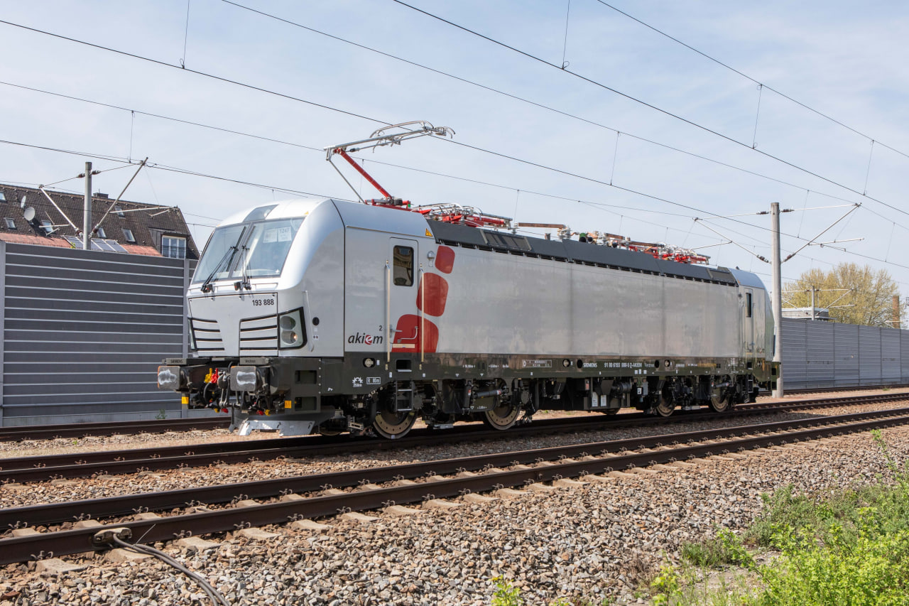 Akiem закупит 15 электровозов Vectron у Siemens Mobility