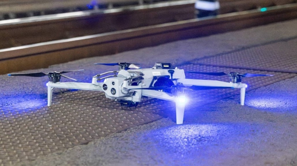 JR East внедряет диагностику пантографов и контактной сети при помощи дронов и ИИ