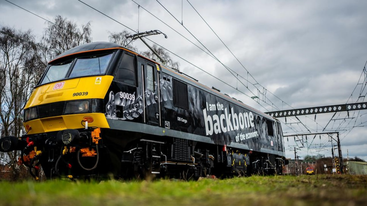 DB Cargo UK списывает свой парк электровозов Class 90